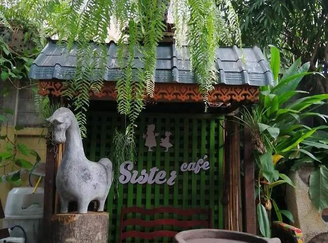 Ostello 2 Sister Cafe' And *